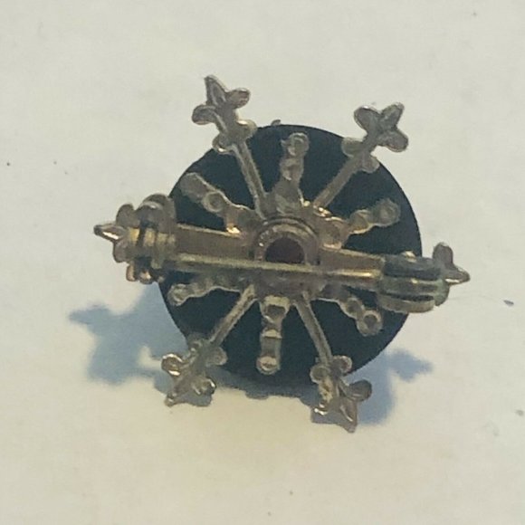 Vintage 3D Plastic Single Pink Flower Very Small Brooch Black Gold Tone - Picture 8 of 12